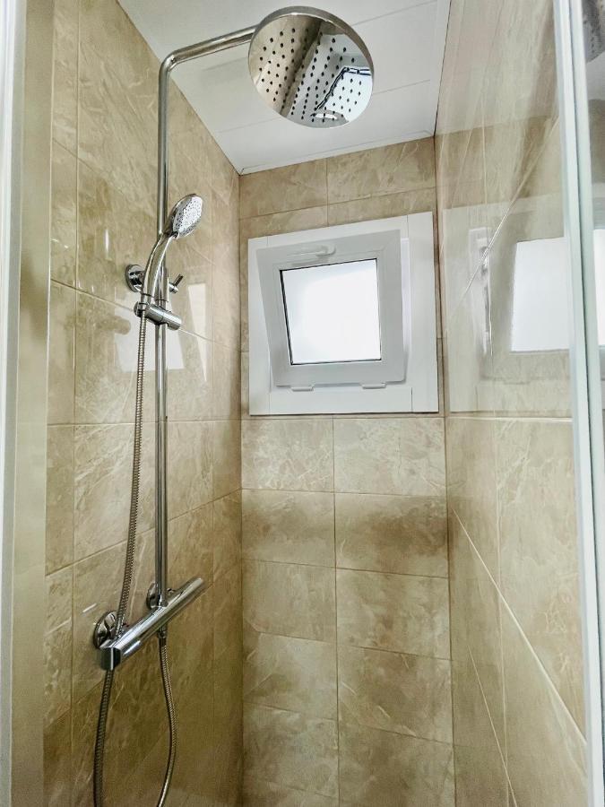Barca 1 Appartement Sant Adria de Besos Buitenkant foto